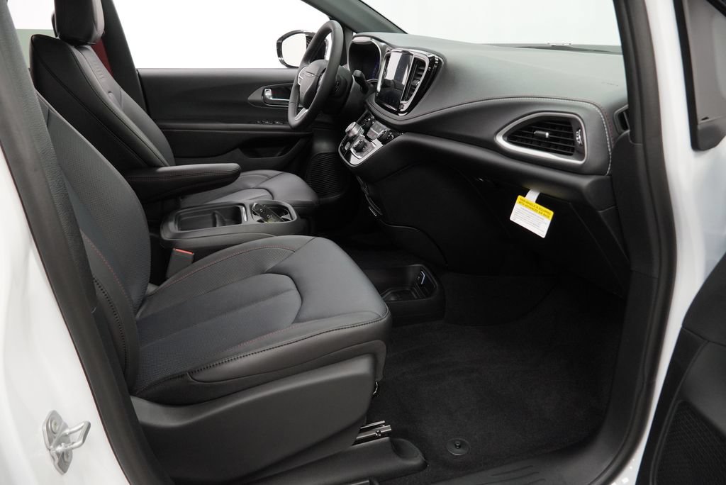 New 2027 Chrysler Pacifica Select AWD/4WD image 35