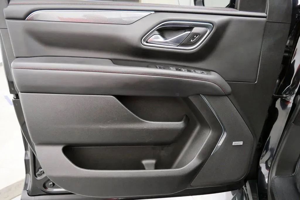 Used 2023 Chevrolet Suburban RST w/ Luxury Package AWD/4WD image 13