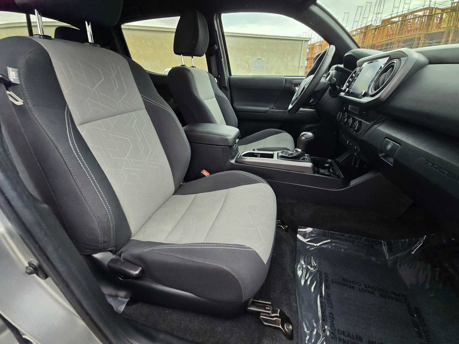 Used 2022 Toyota Tacoma TRD Sport w/ Technology Package image 11