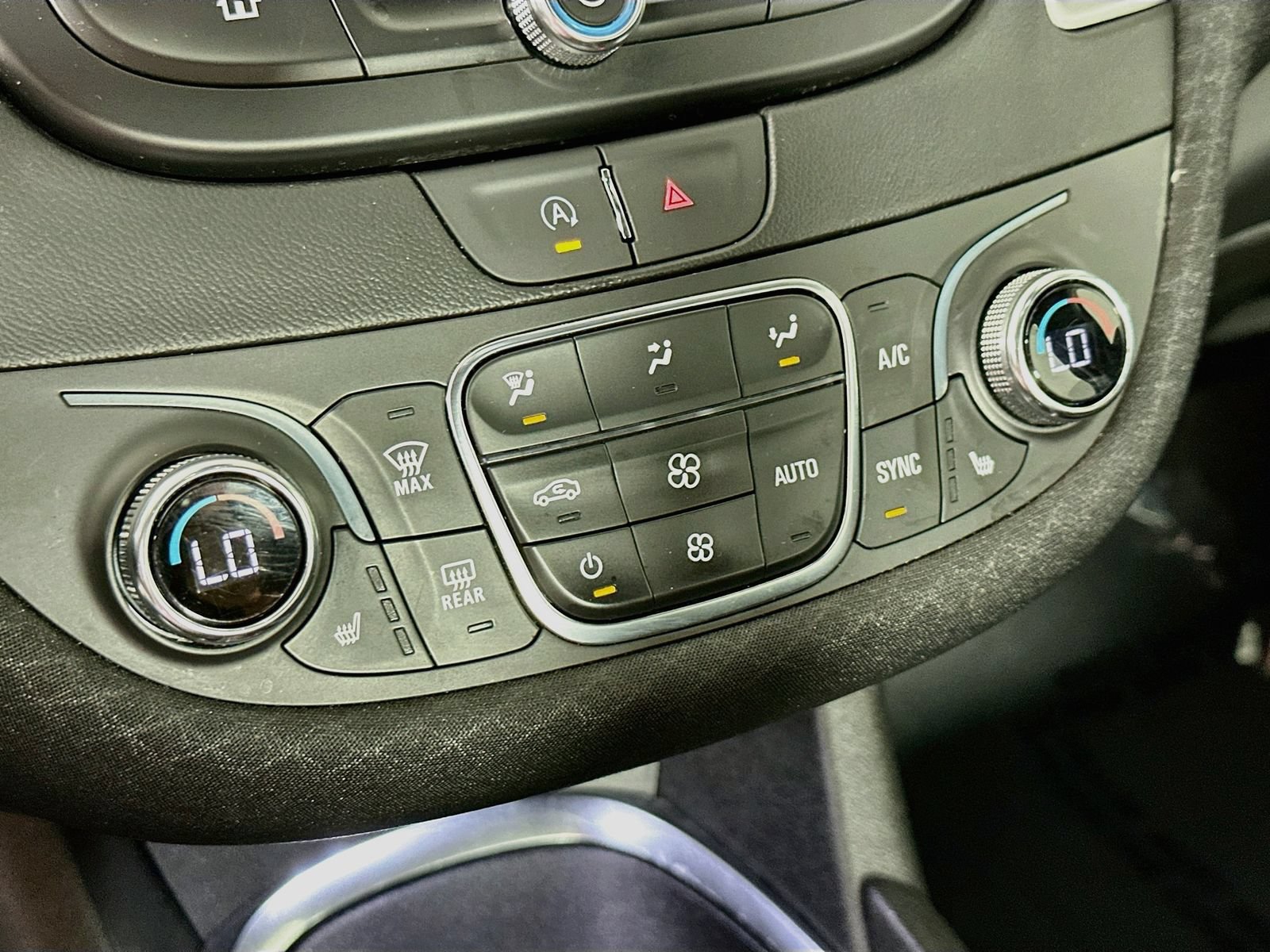 Used 2023 Chevrolet Malibu LT FWD image 17