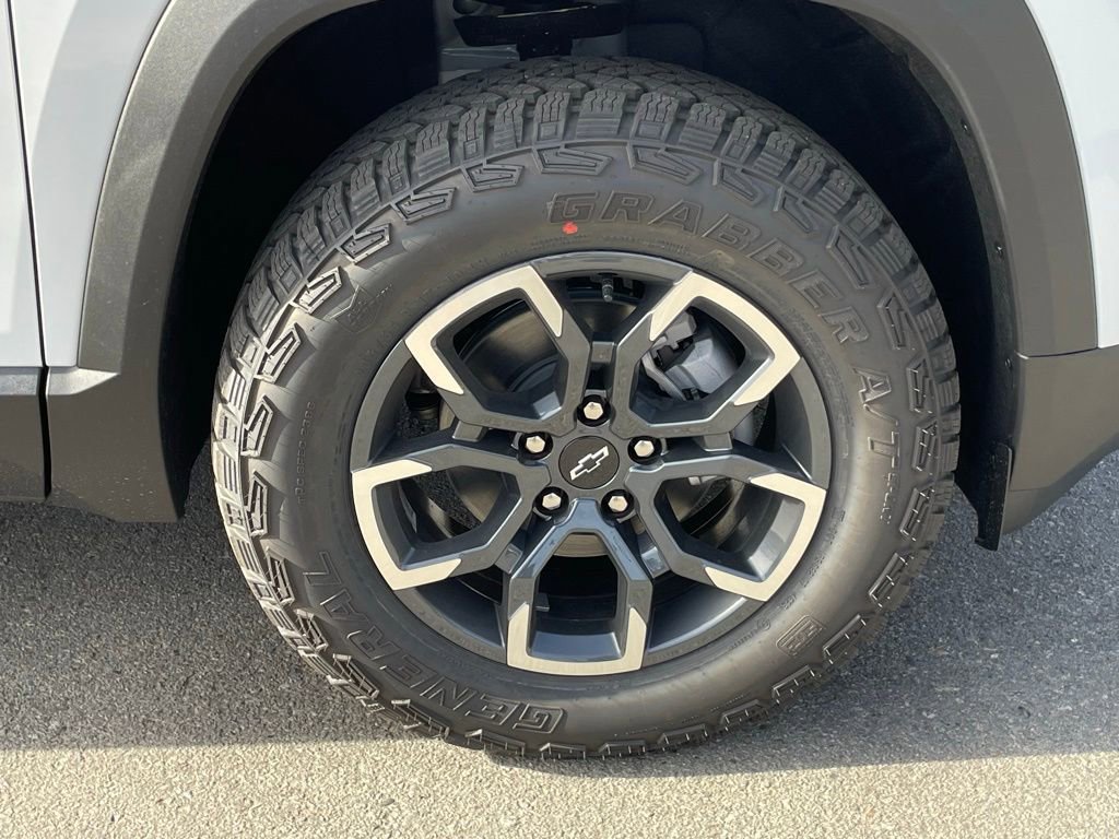 New 2026 Chevrolet Equinox ACTIV image 32