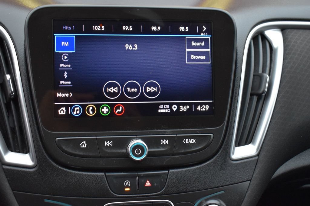 Used 2022 Chevrolet Malibu LT FWD image 30