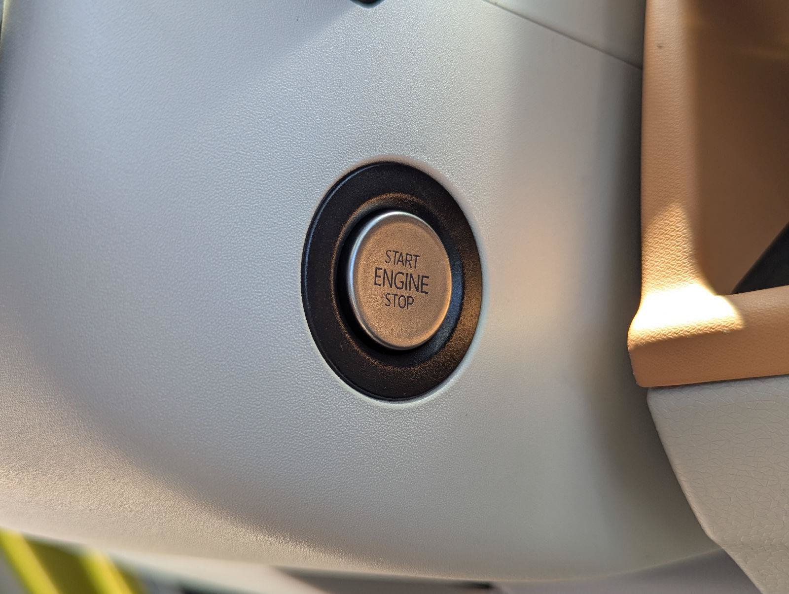 New 2025 Volkswagen ID. Buzz Pro S Plus AWD/4WD image 16
