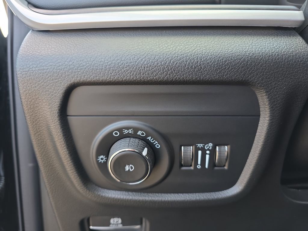 New 2026 Jeep Grand Cherokee Limited image 28