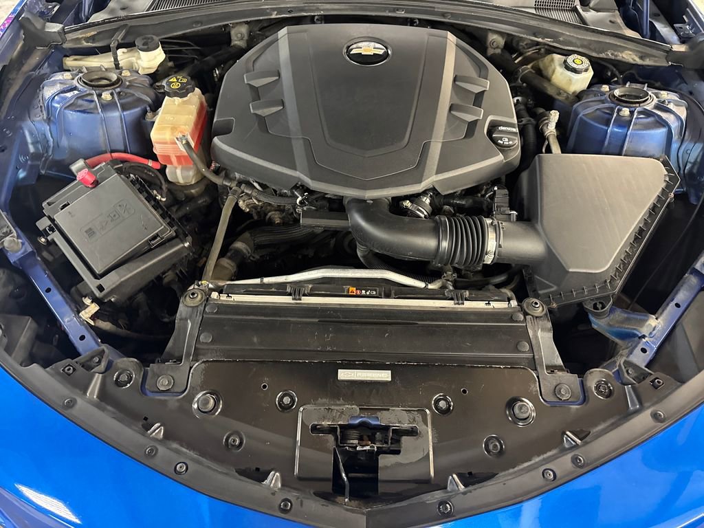 Used 2018 Chevrolet Camaro LT RWD image 10