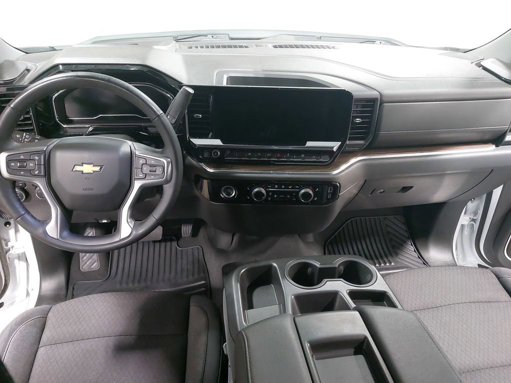 Used 2024 Chevrolet Silverado 1500 LT AWD/4WD image 9