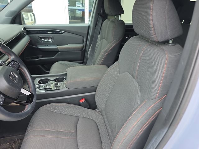 Used 2025 Honda Pilot Sport image 8