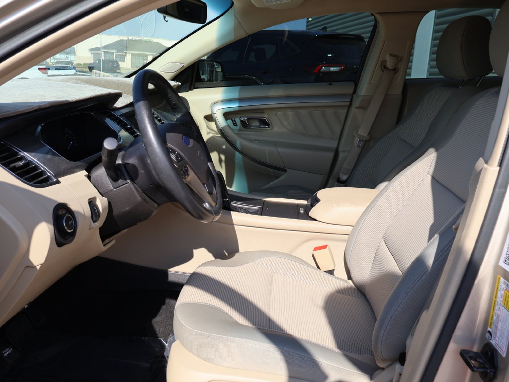 Used 2017 Ford Taurus SEL FWD image 21