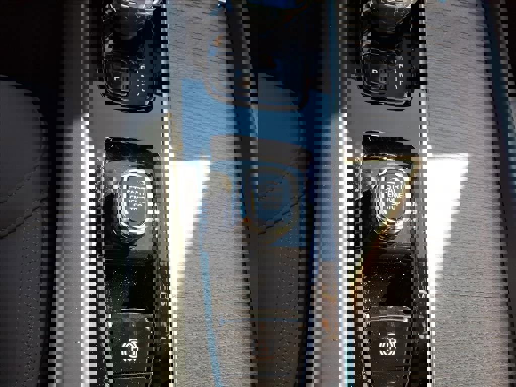 New 2026 Volvo XC60 B5 Plus w/ Protection Package Premier image 20