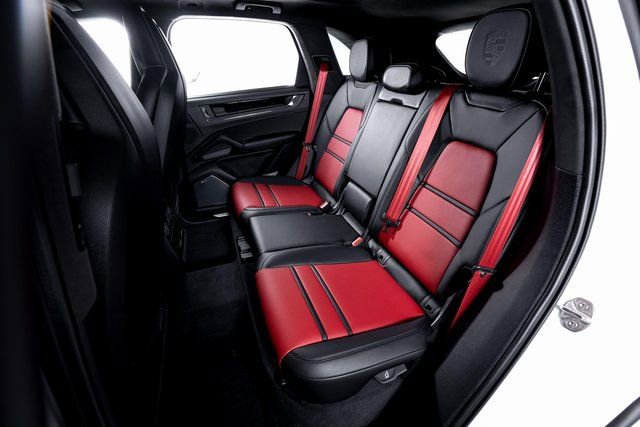 Certified 2025 Porsche Cayenne GTS image 22