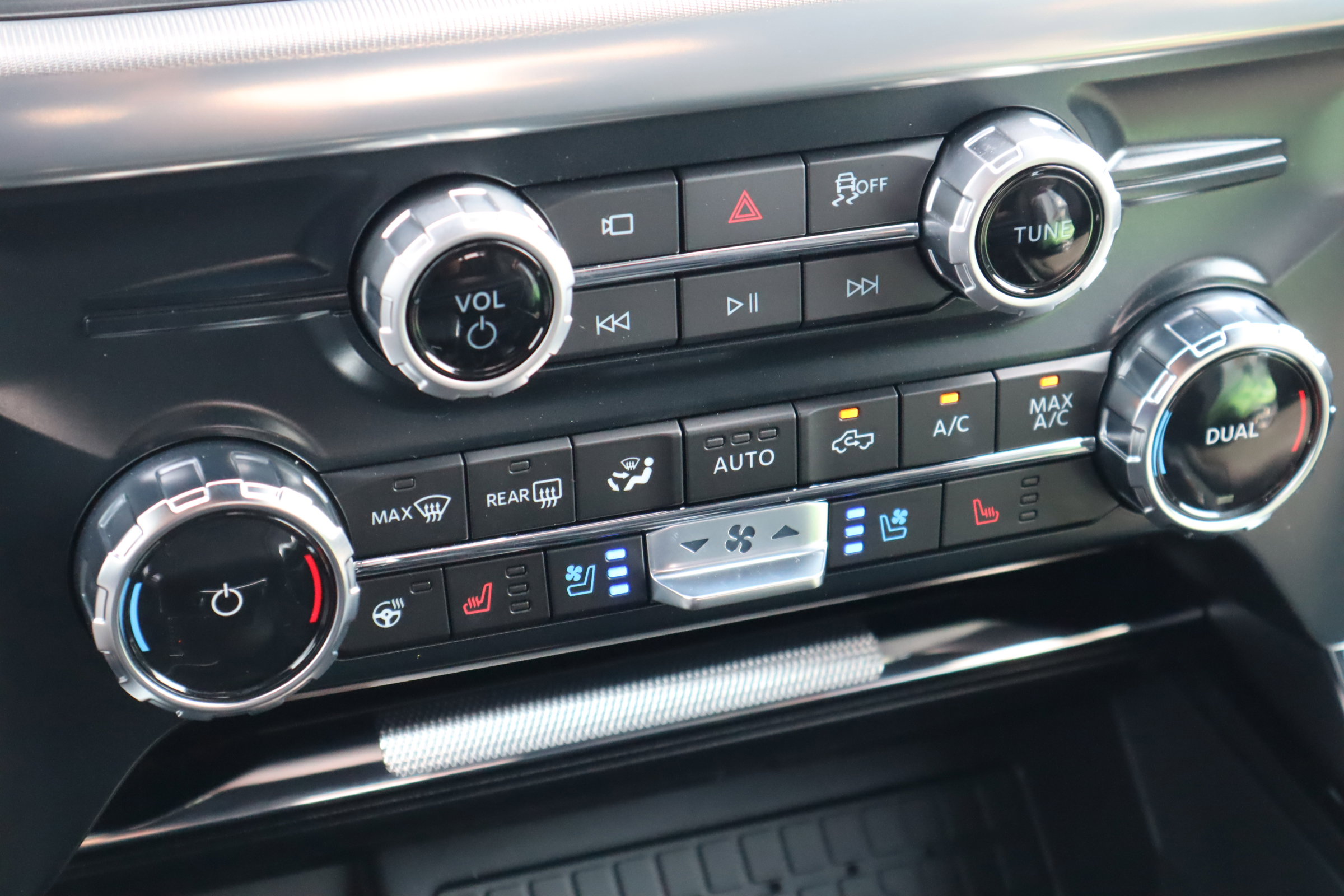 New 2025 Ford F150 Lariat w/ Equipment Group 502A High image 29