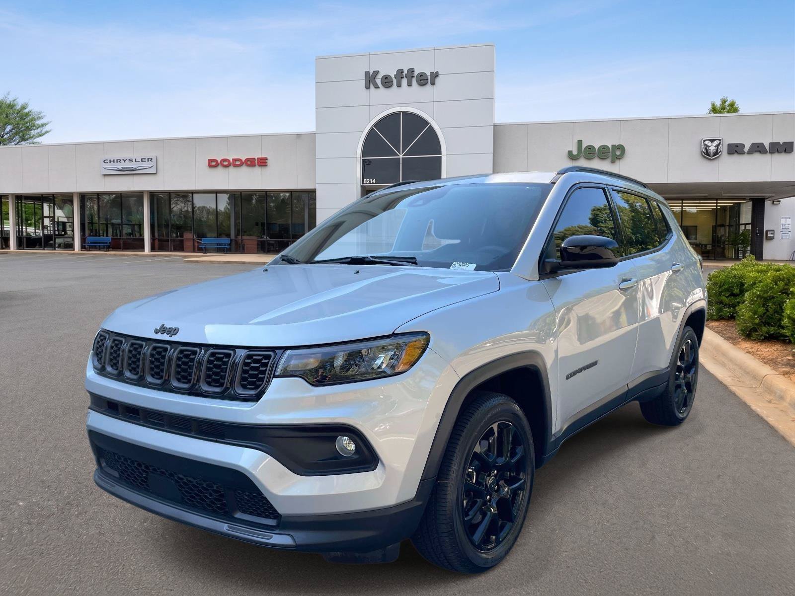 Used 2026 Jeep Compass Latitude AWD/4WD image 1