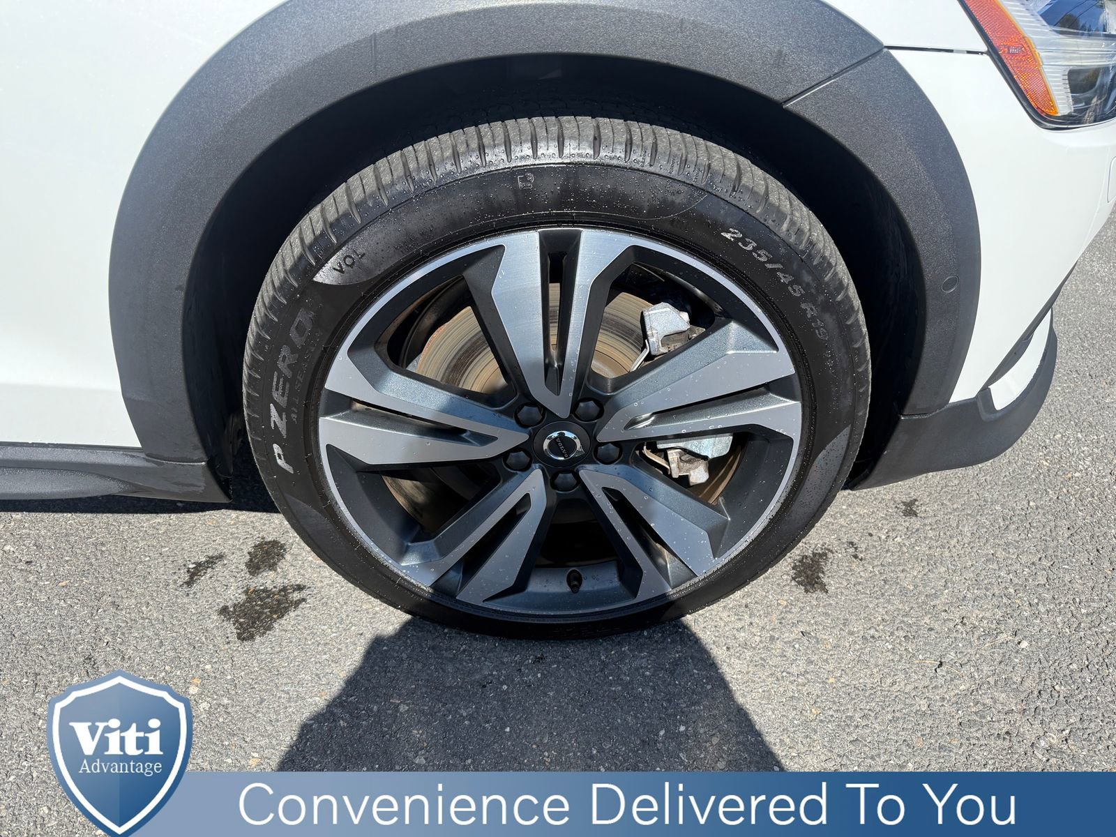 Certified 2025 Volvo V60 B5 Cross Country Plus AWD/4WD image 14