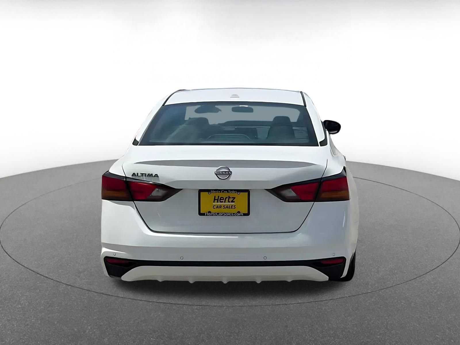 Used 2025 Nissan Altima 2.5 SV FWD image 12
