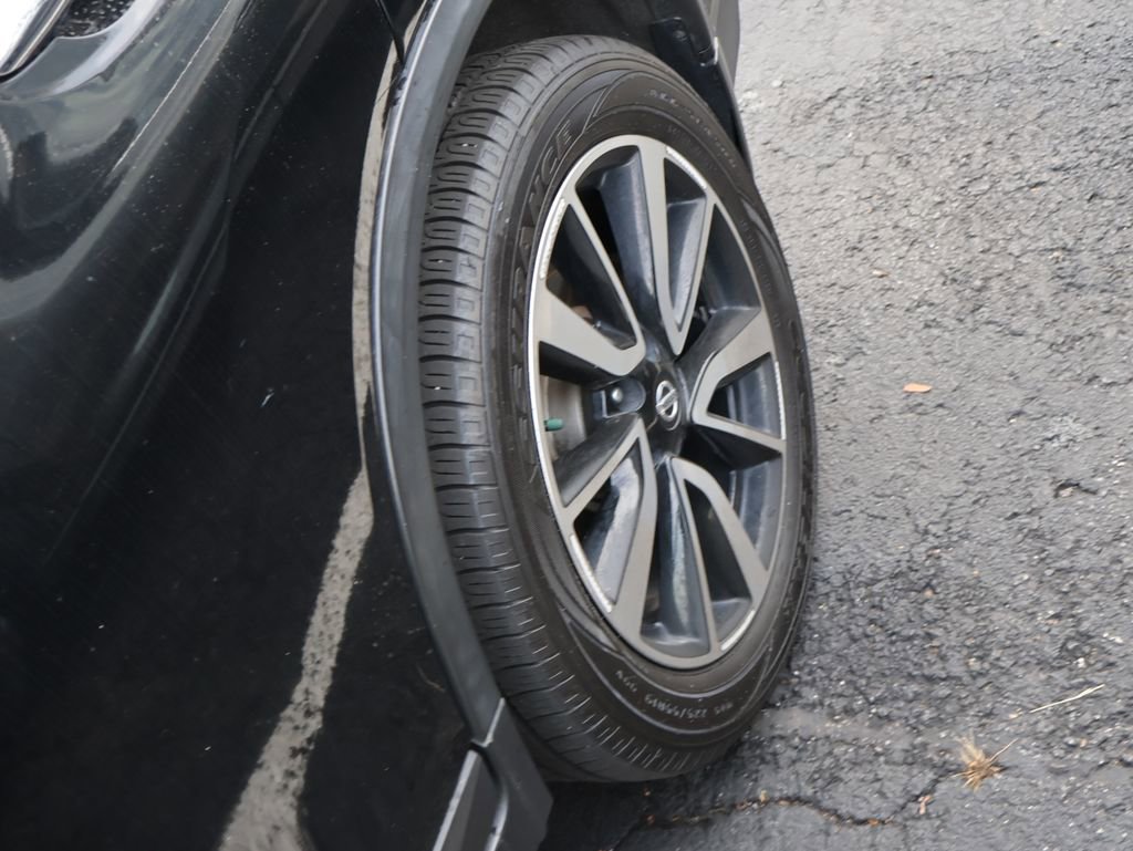 Used 2018 Nissan Rogue SL w/ Premium Package image 12