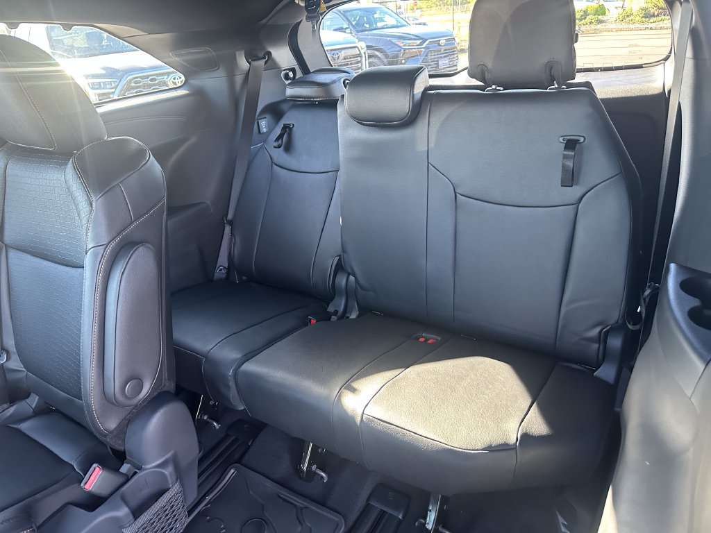 New 2026 Toyota Sienna XLE Woodland Edition AWD/4WD image 15
