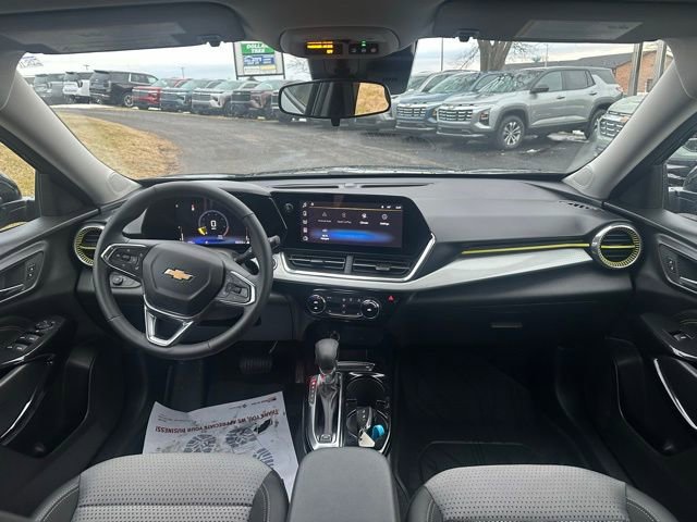 Certified 2025 Chevrolet Trax LT w/ LT Convenience Package image 22