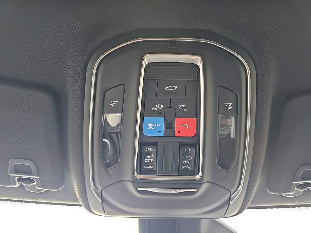 New 2025 Jeep Grand Cherokee Altitude AWD/4WD video 3