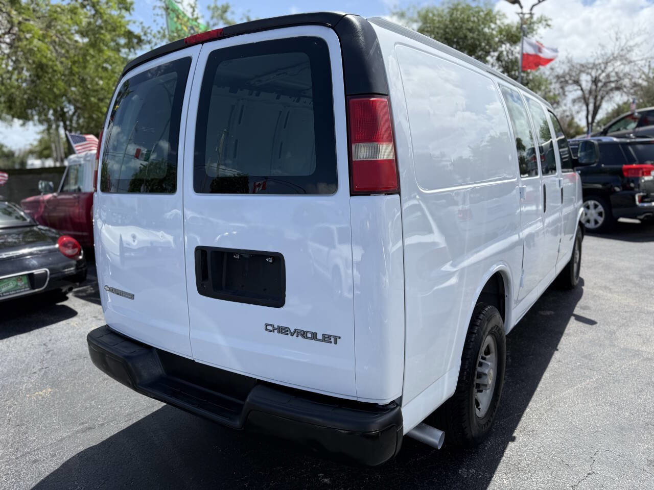 Used 2005 Chevrolet Express 2500 image 5