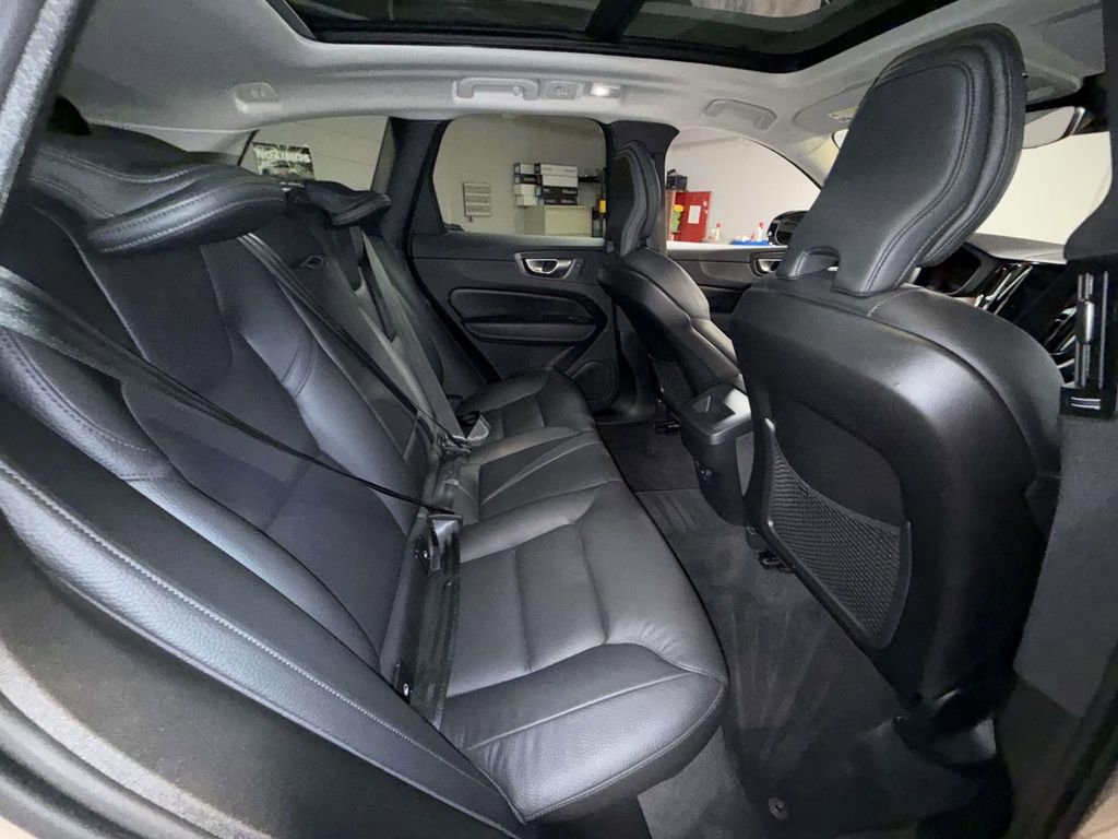 Used 2024 Volvo XC60 B5 Plus AWD/4WD image 16