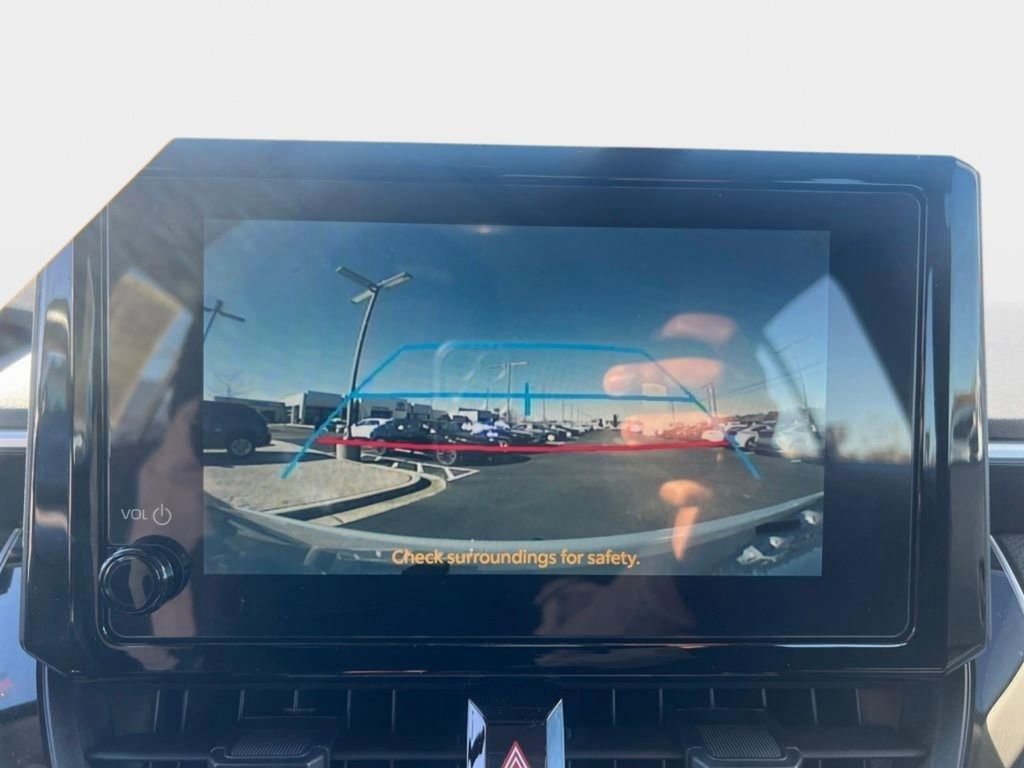 Used 2025 Toyota Corolla LE image 20