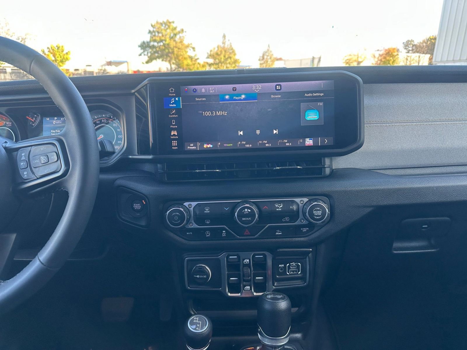 Used 2025 Jeep Wrangler Sport S image 18