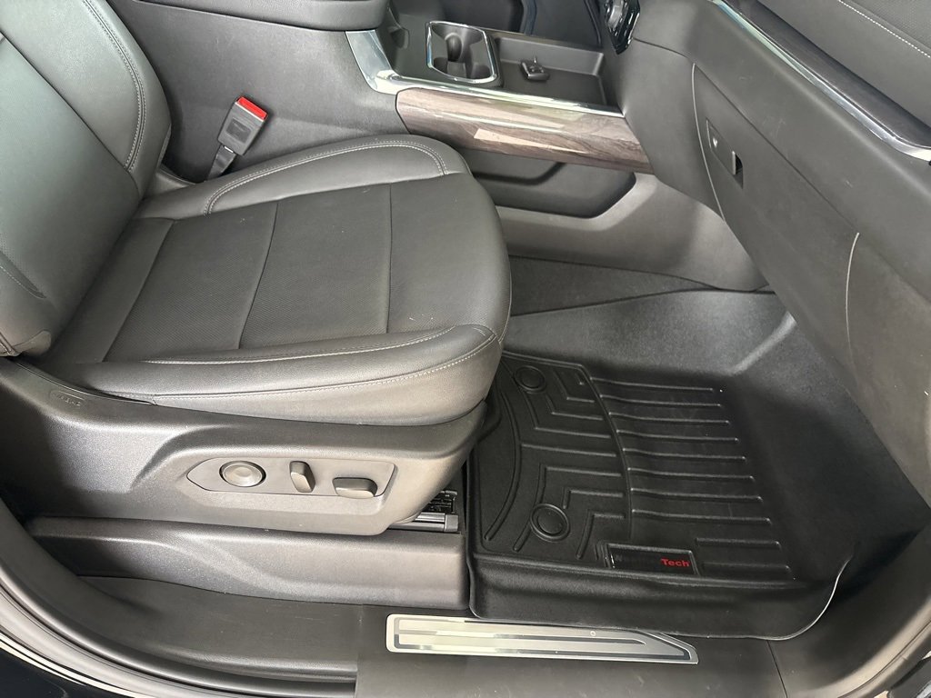 Used 2024 Chevrolet Silverado 2500 LTZ w/ LTZ Convenience Package image 31