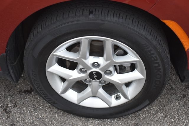 Used 2023 Kia Soul LX w/ LX Technology Package FWD image 11