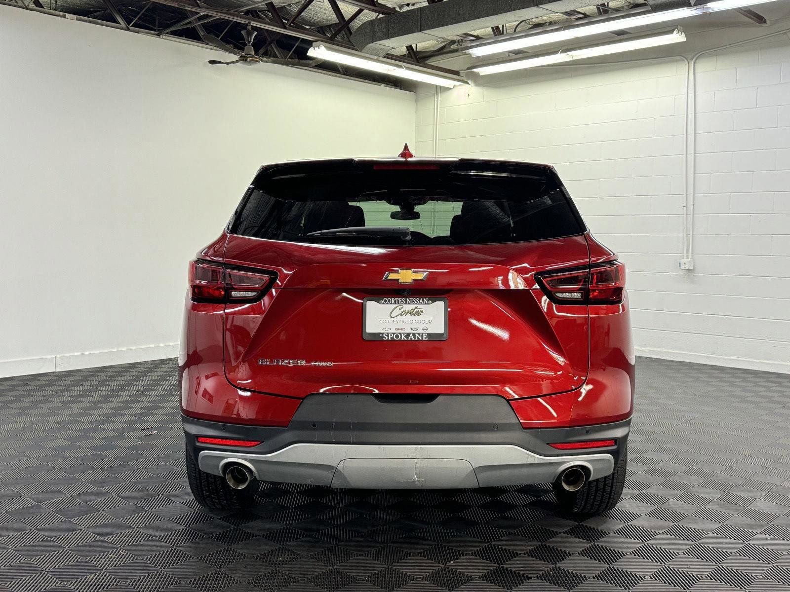 Used 2025 Chevrolet Blazer LT w/ Driver Confidence Package image 6