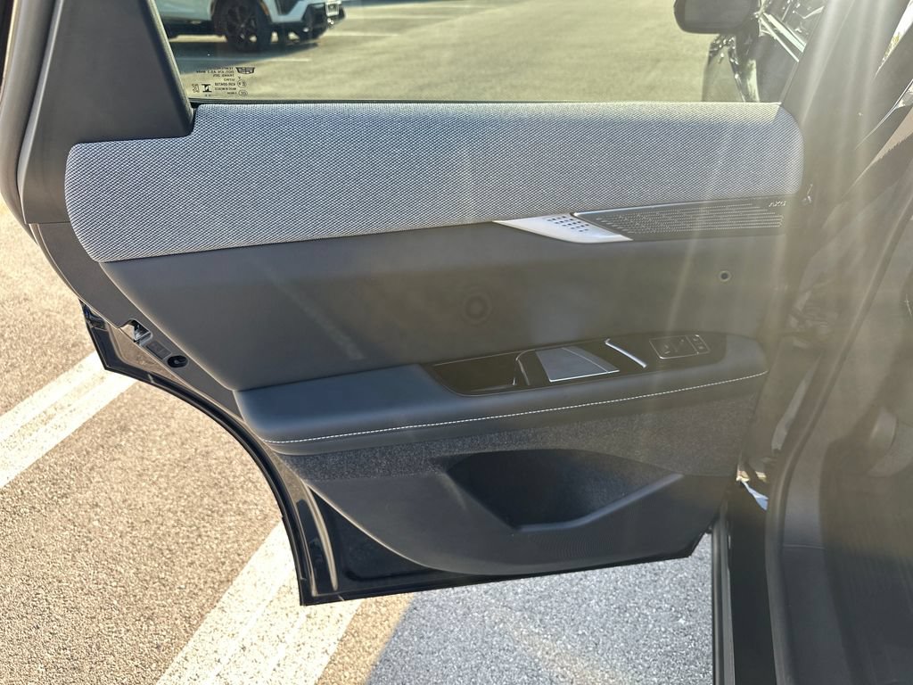 Certified 2025 Cadillac Optiq Sport 1 w/ LPO, Floor Liner Package AWD/4WD image 36