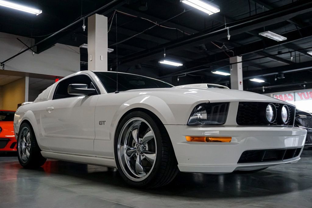 Used 2007 Ford Mustang GT image 2