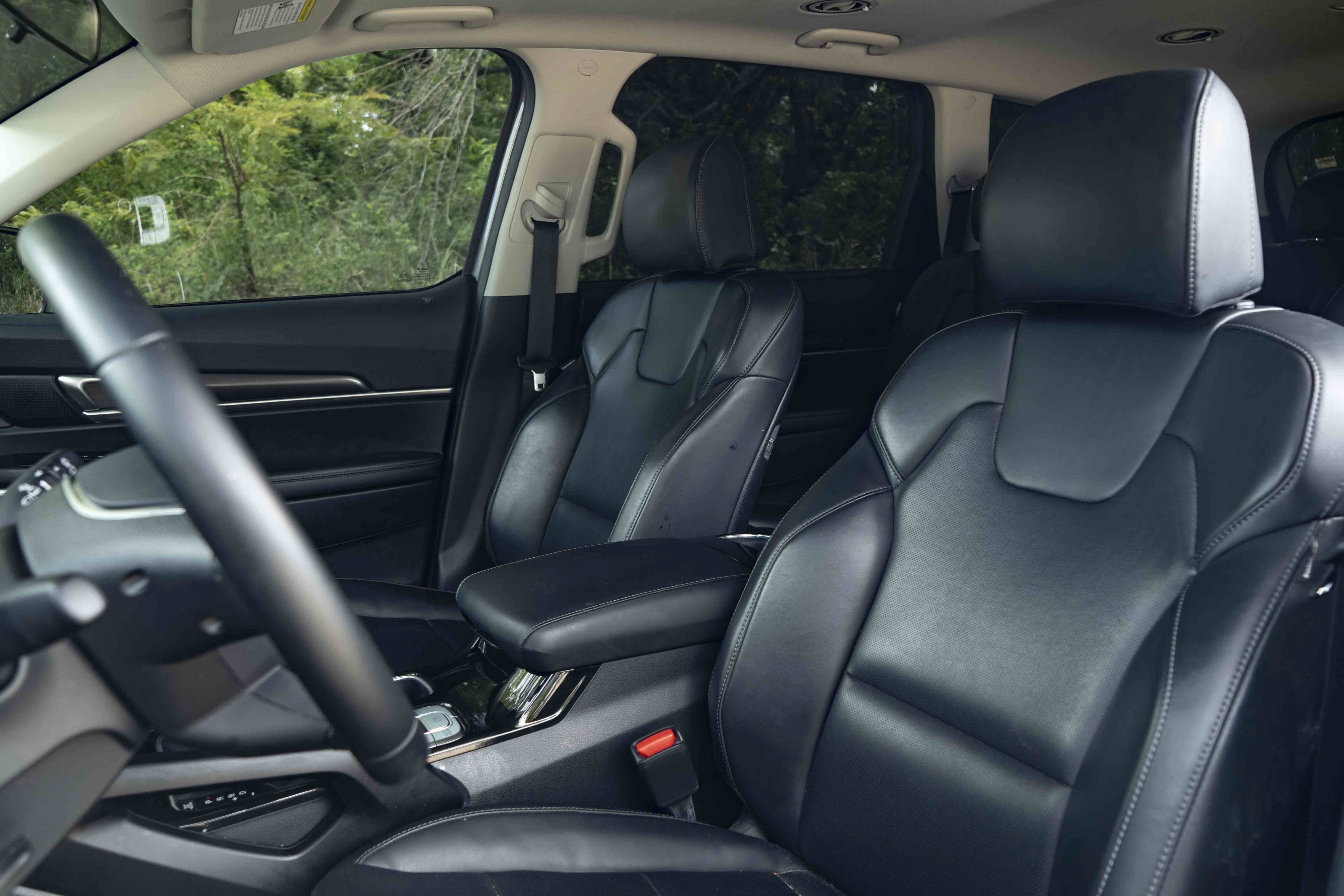 Used 2025 Kia Telluride S FWD image 17