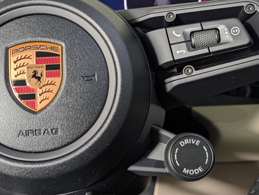 New 2026 Porsche Macan 4 Electric image 39