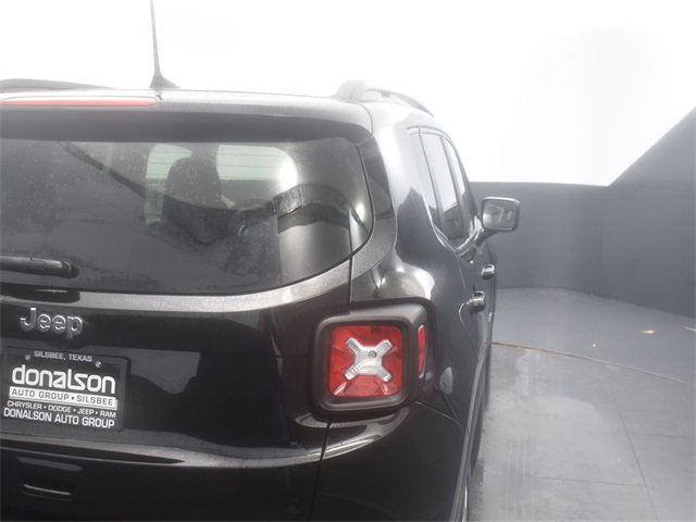 Used 2023 Jeep Renegade Latitude w/ Premium Group image 16