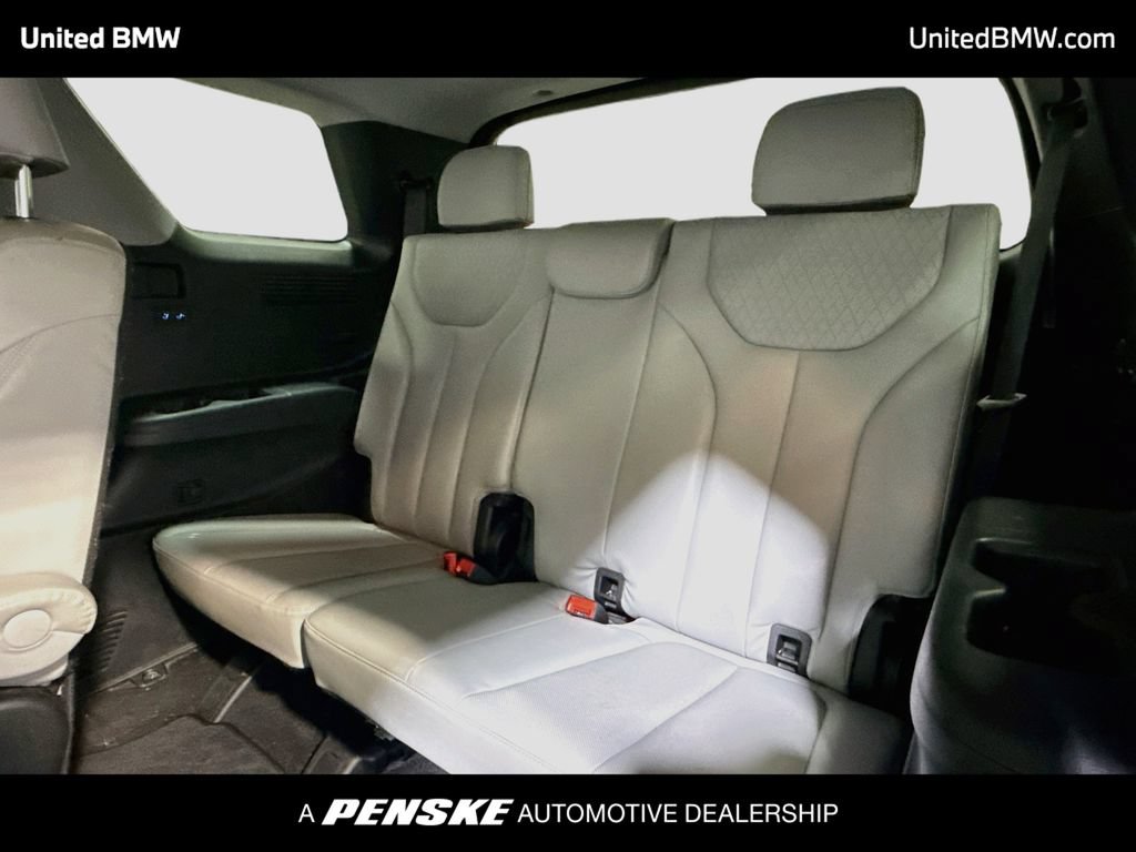 Used 2022 Hyundai Palisade SEL w/ Premium Package FWD image 14