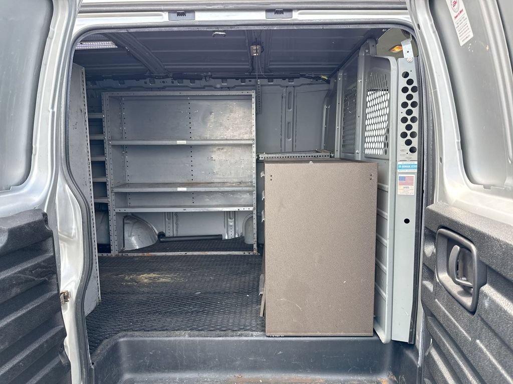 Used 2016 GMC Savana 2500 RWD image 11