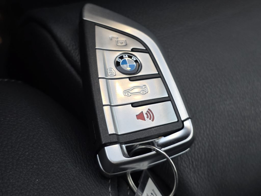 Used 2022 BMW X7 xDrive40i w/ Premium Package AWD/4WD image 34