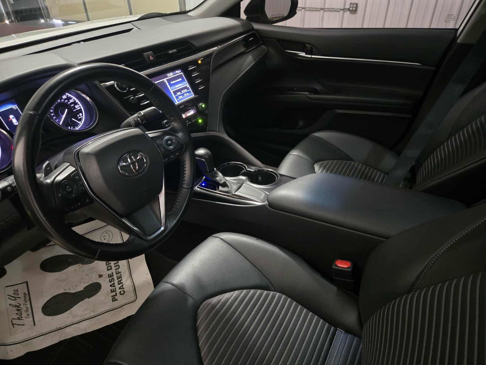 Used 2020 Toyota Camry SE image 40