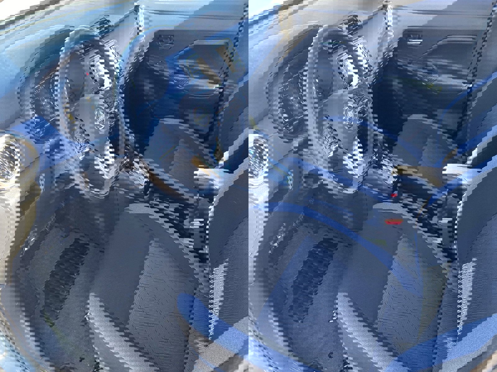 Certified 2025 Nissan Versa SV w/ Trunk Package image 19