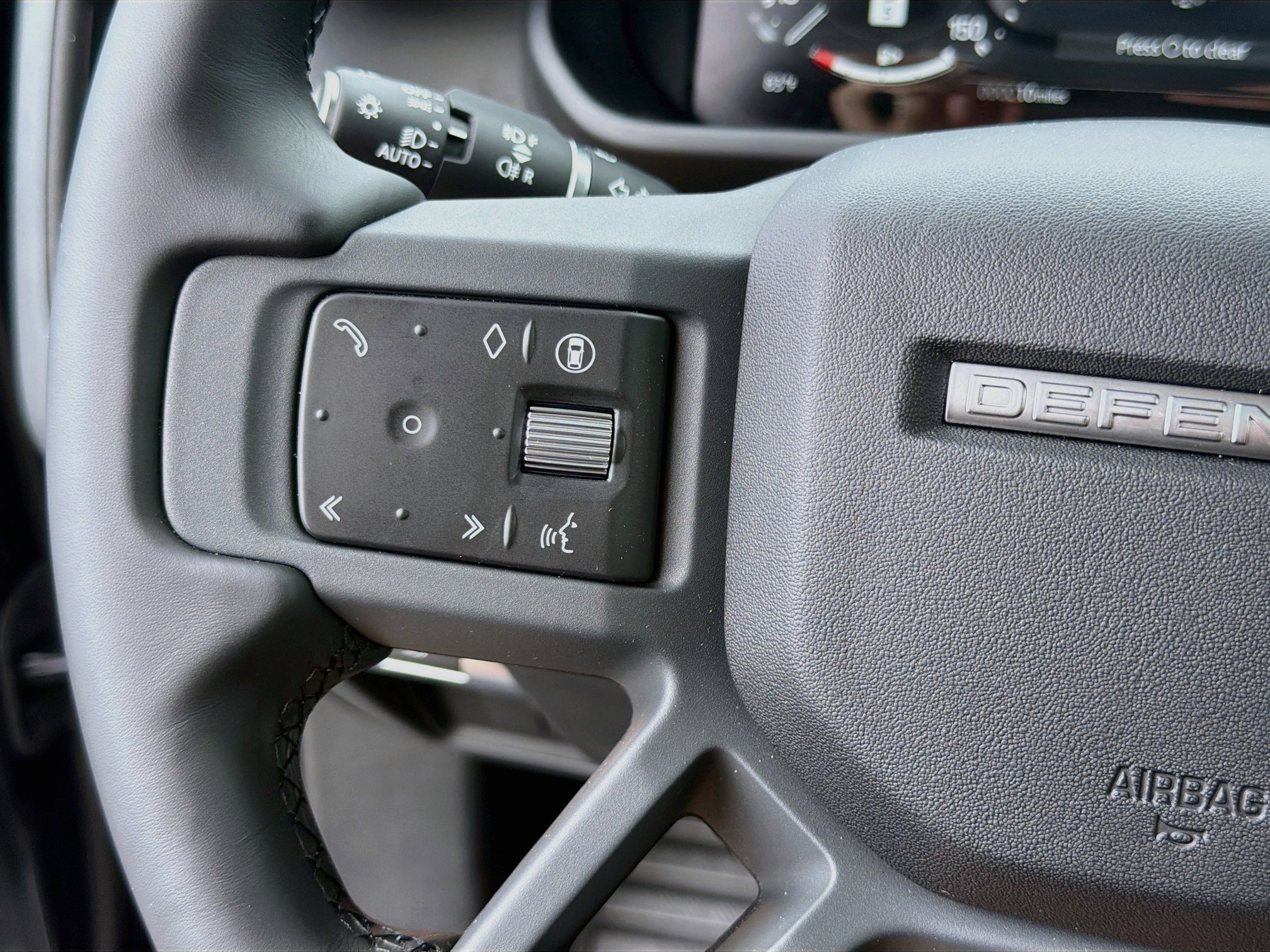 New 2026 Land Rover Defender 110 S AWD/4WD image 37
