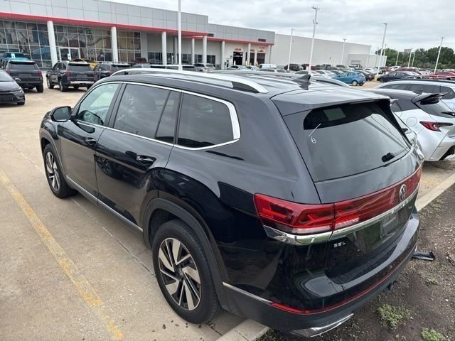 Used 2025 Volkswagen Atlas SEL AWD/4WD image 6