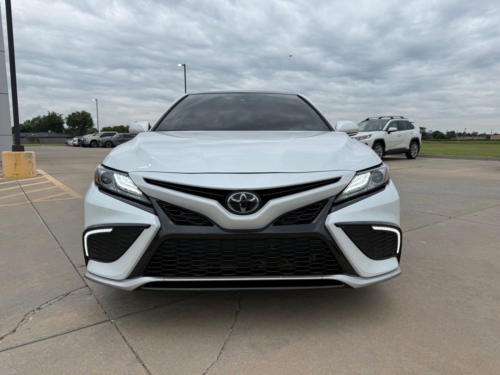 Used 2024 Toyota Camry XSE FWD image 2