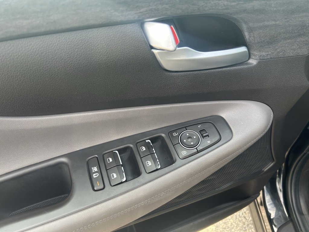 Used 2020 Hyundai Santa Fe SEL w/ Cargo Package image 15