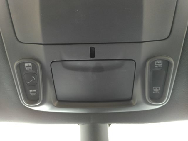 Used 2025 Chrysler Pacifica Limited FWD image 57