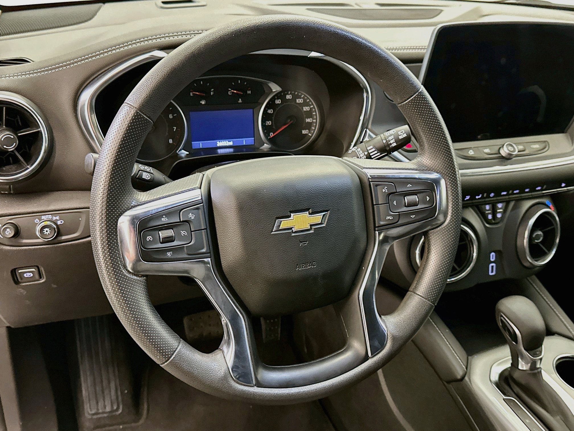 Used 2025 Chevrolet Blazer LT AWD/4WD image 18
