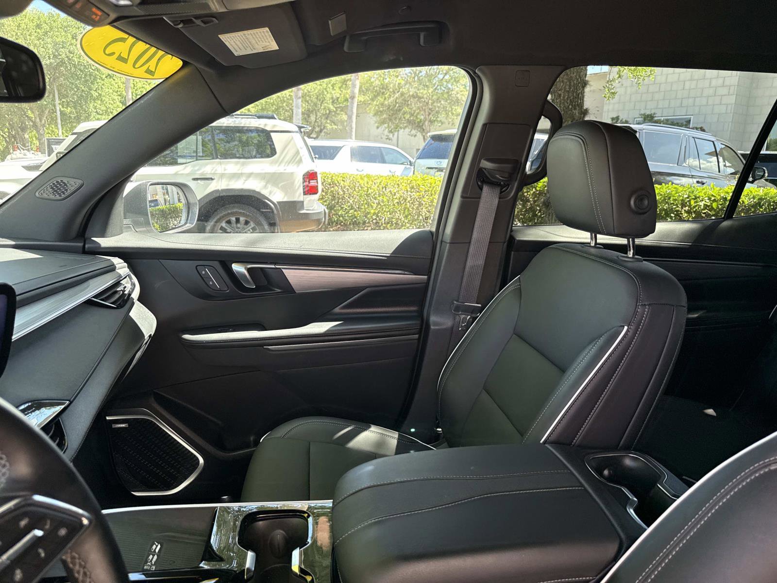 Used 2025 Buick Enclave Preferred FWD image 27