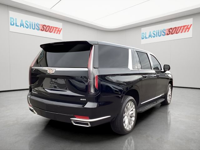 Used 2024 Cadillac Escalade ESV Premium Luxury image 3