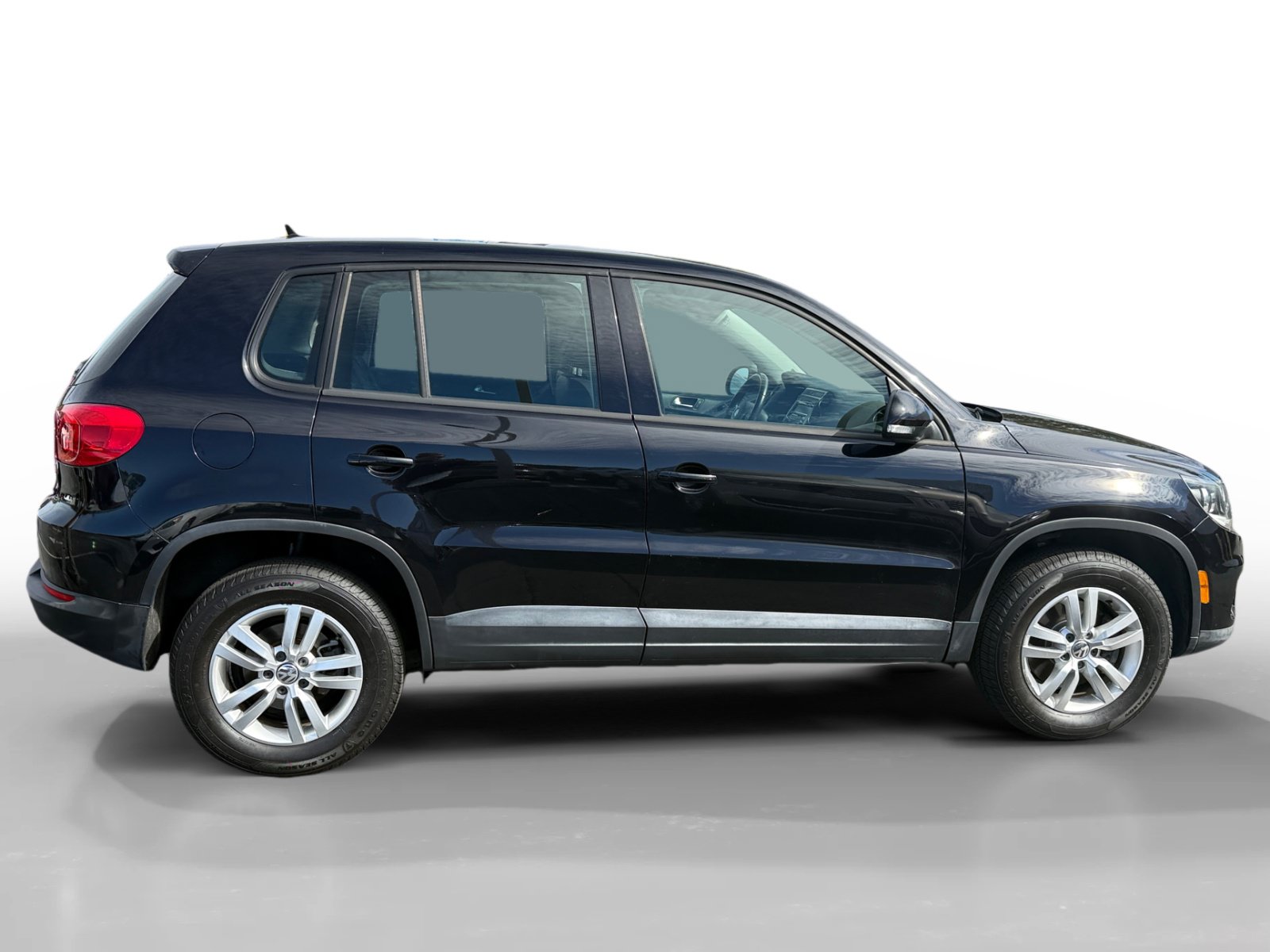 Used 2014 Volkswagen Tiguan S FWD image 6