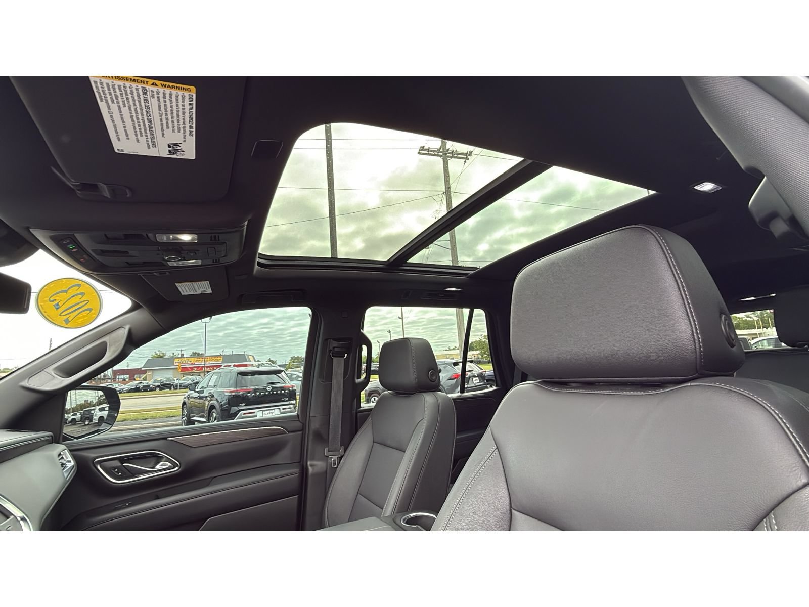 Used 2023 Chevrolet Tahoe LT w/ Luxury Package AWD/4WD image 30