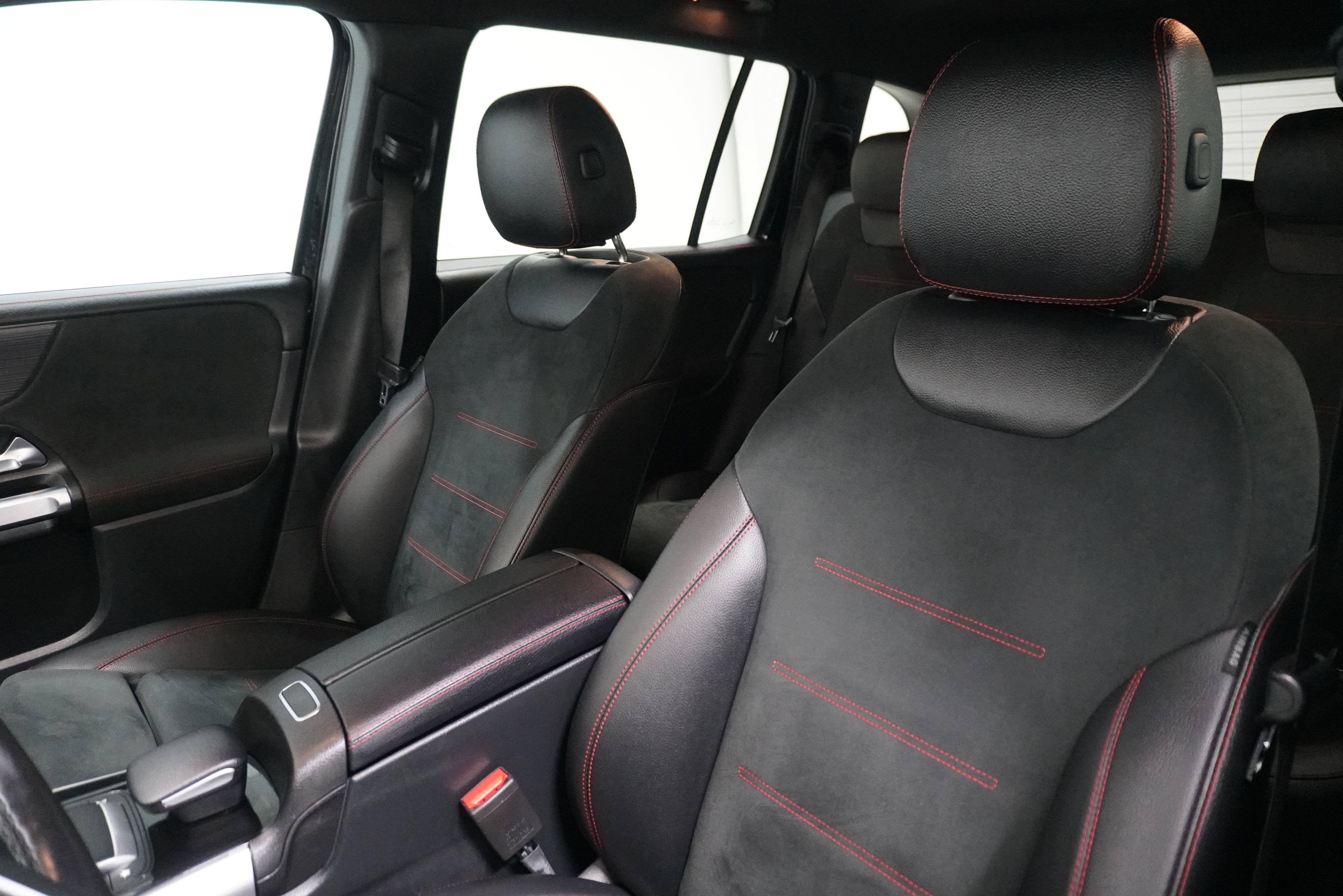 Used 2022 Mercedes-Benz GLB 250 image 10